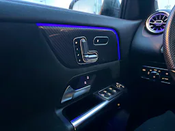 Mercedes Benz Classe GLA  200 d 8G-DCT AMG Line edition 1 toit pano occasion - Photo 27